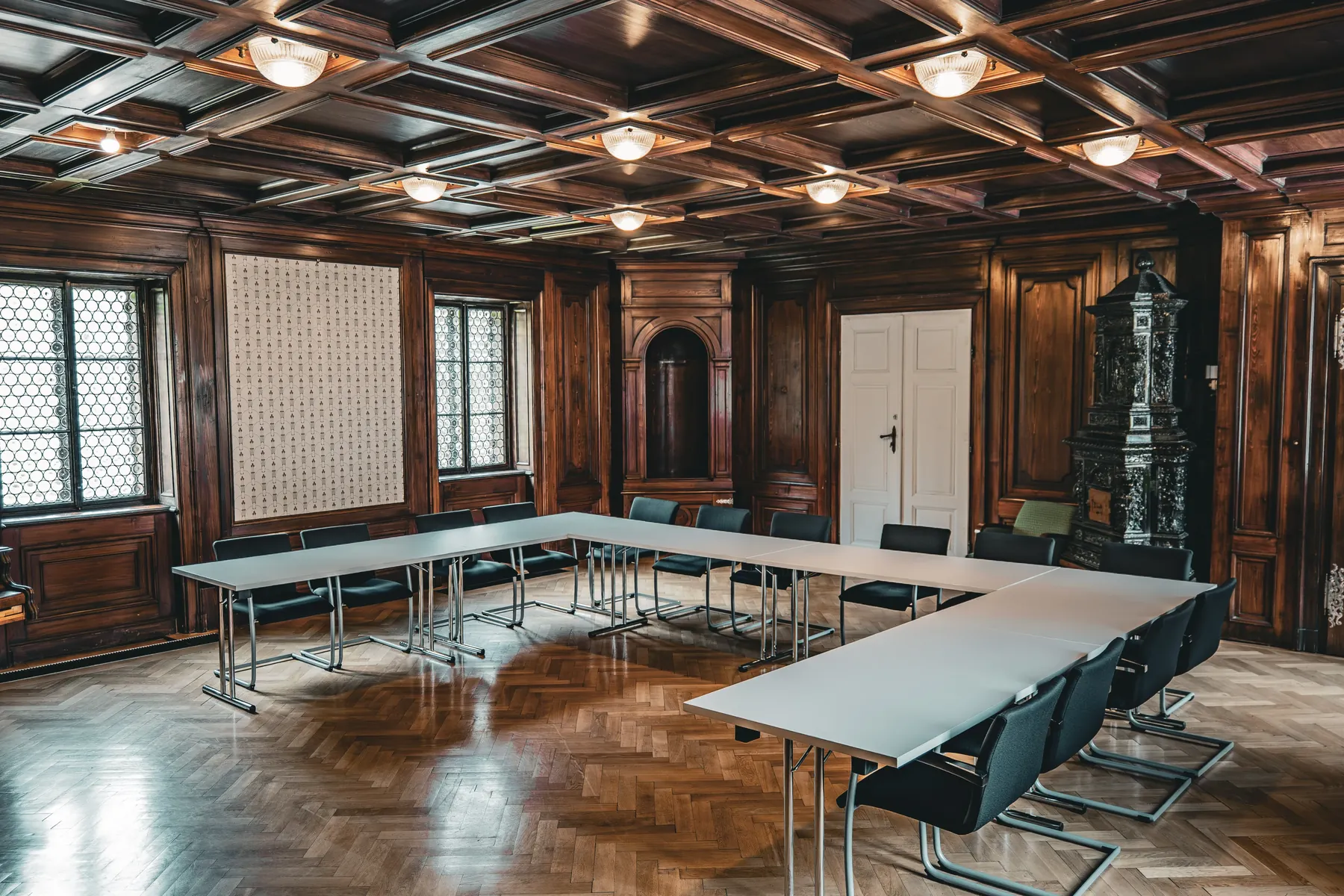 Historischer Raum mit U-förmiger Seminarbestuhlung